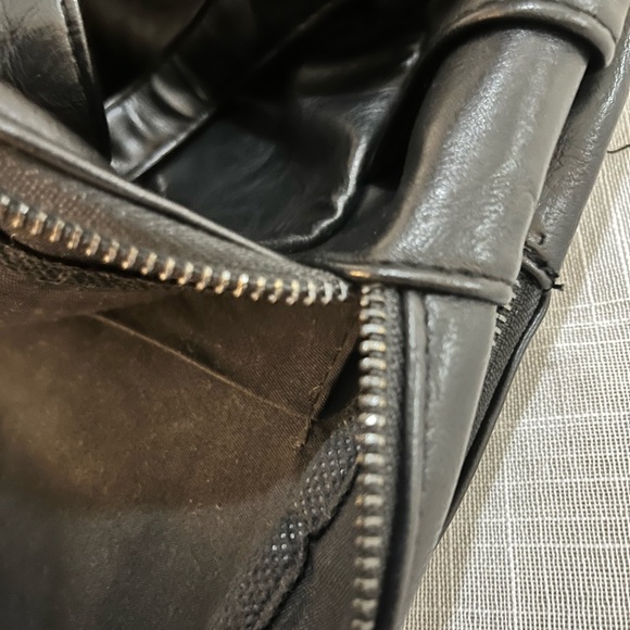 Sleek Black Leather Backpack for both Men & women - Picture 10 of 10